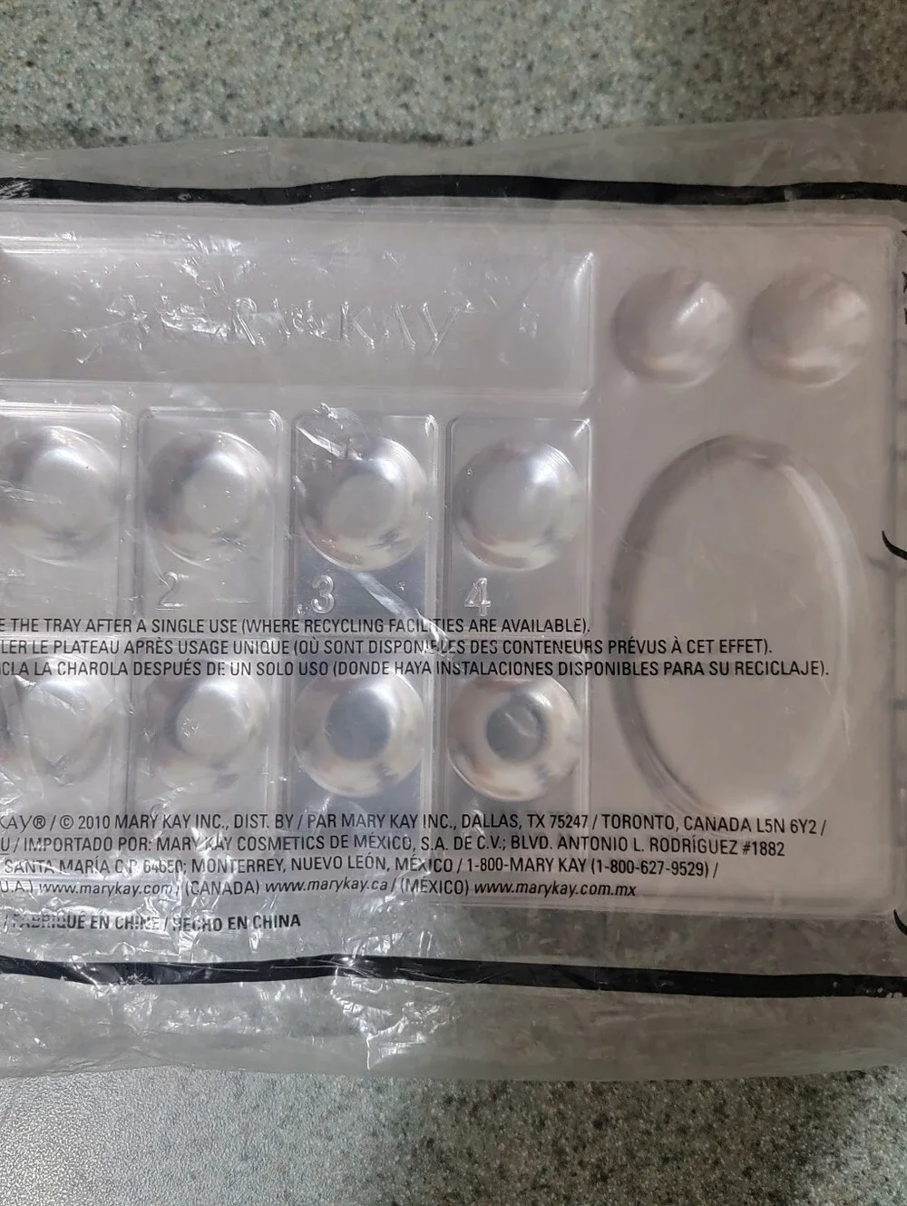 Mary Kay Cosmetics 2010 Clear Plastic Single Use Party Sample Trays Pack Of 30